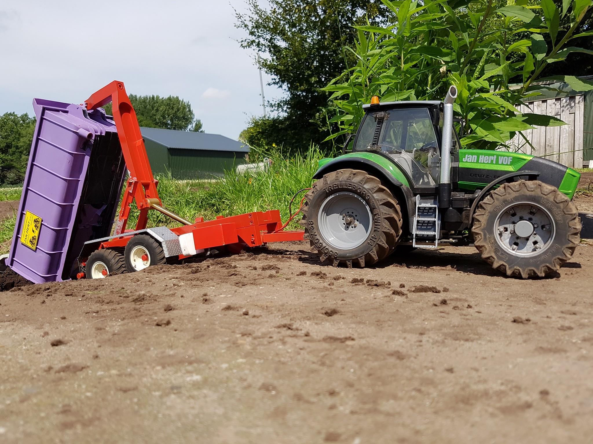 met de deutz x720 er voor